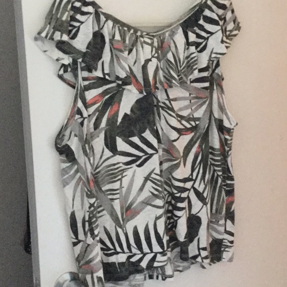 Old Navy Ruffle top - Picture 3 of 3